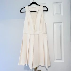 BCBG Ivory Dress w/ Lace Detailing - Size 12 🤍👰🏼‍♀️🕊